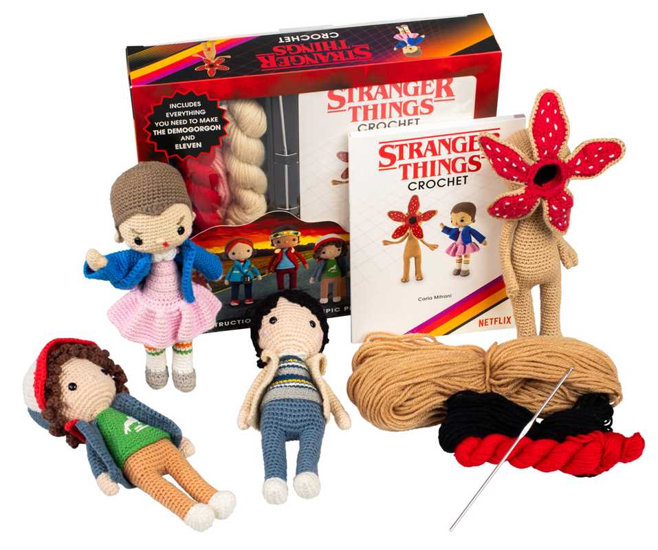 Stranger Things Crochet by Editors of Thunder Bay Press Activities Simon & Schuster [SK]